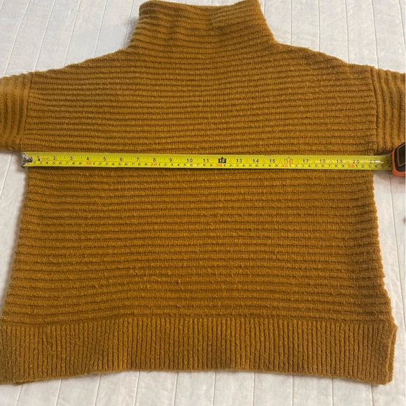 Madewell Belmont Mockneck Sweater in Orange XS (‼️fits closer to a medium) - Picture 7 of 11